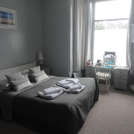 Waves In Bed & Breakfast Bournemouth Exterior foto