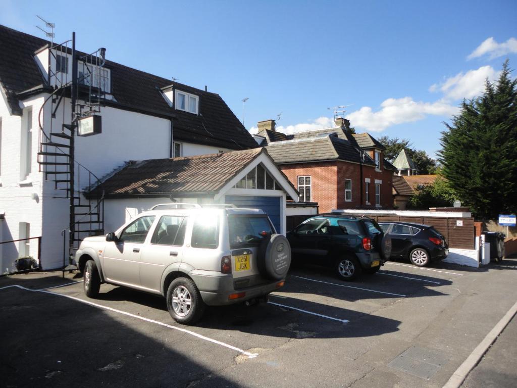 Waves In Bed & Breakfast Bournemouth Exterior foto