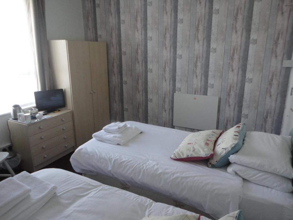 Waves In Bed & Breakfast Bournemouth Exterior foto