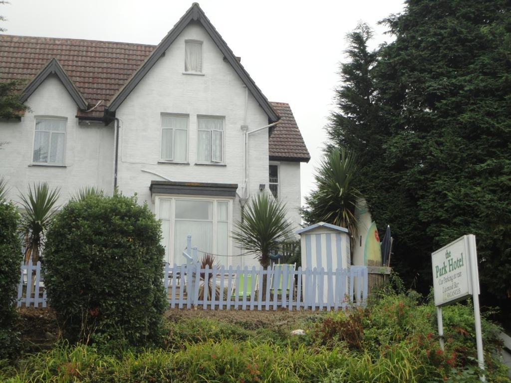 Waves In Bed & Breakfast Bournemouth Exterior foto